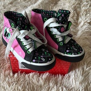 Chunky Pink and Black Sneakers with Sporty Design